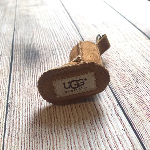 UGG Boot Keychain - Picture 4 of 5